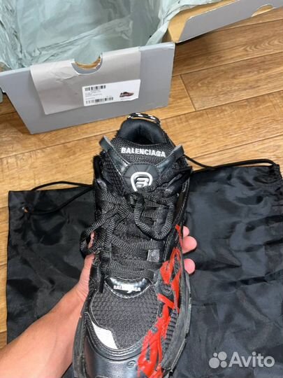 Balenciaga runner graffiti red