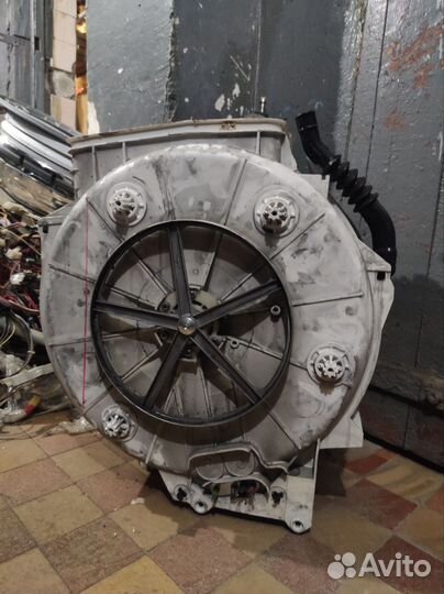 Бак 5KG стиральной машины Indesit witl