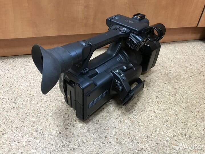 Видеокамера sony HDR-AX2000E