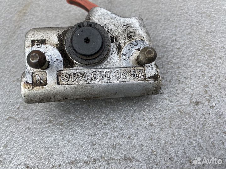 Клапан Mercedes W124