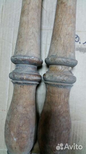 Старые деревянные ножки от стола