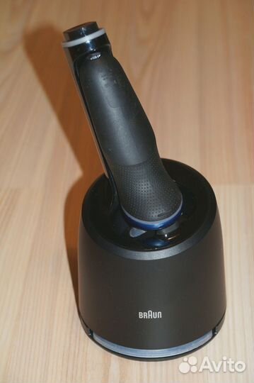 Продам электробритву Braun Series 6 60-B7200cc