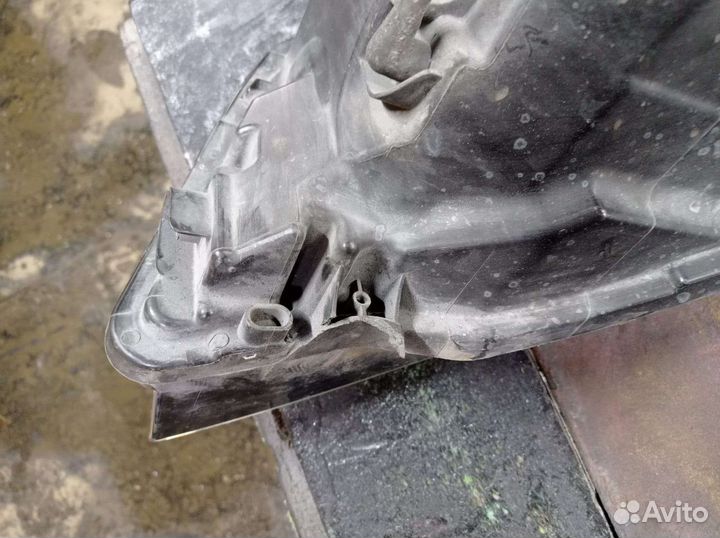 Правая фара volkswagen touareg 2017 год