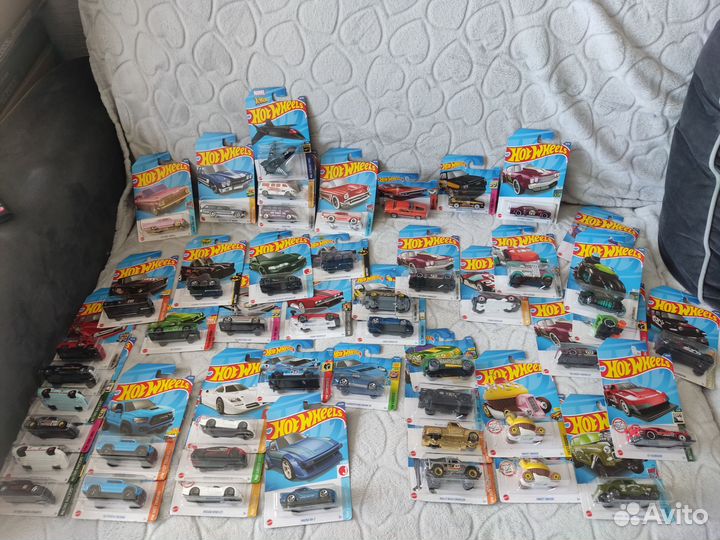 Hot wheels машинки