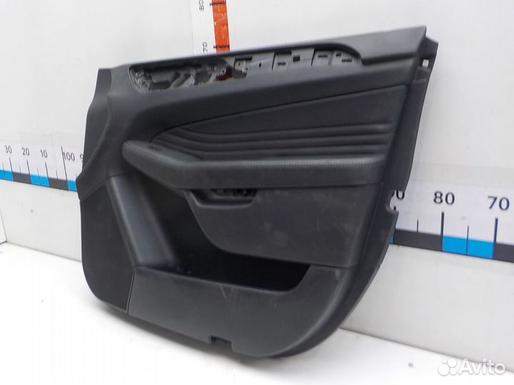 Обшивка двери передней правой на Mercedes-Benz GLE