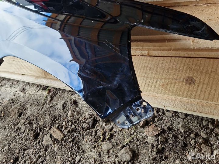 Переднее правое крыло toyota land cruiser 200