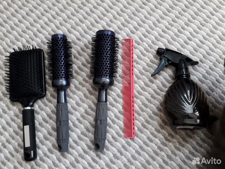 Фен,ножницы,брашинги и расчёски
