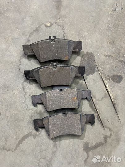 Комплект колодок на mercedes benz e 200 230 280