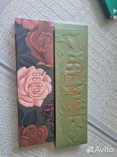 Тени для век