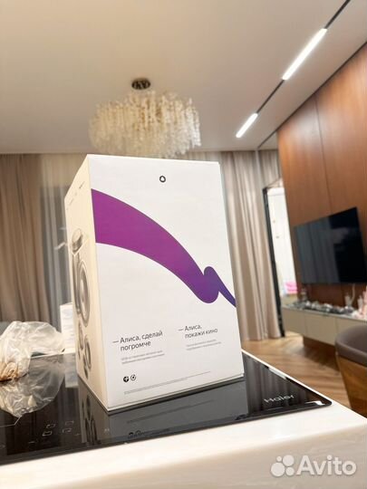 Умная колонка алиса макс