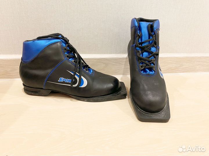 Лыжные ботинки