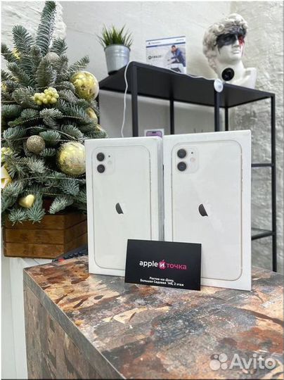 iPhone 11 64 White и чехол