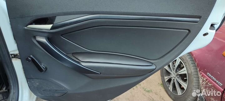 Подлокотники на двери Веста