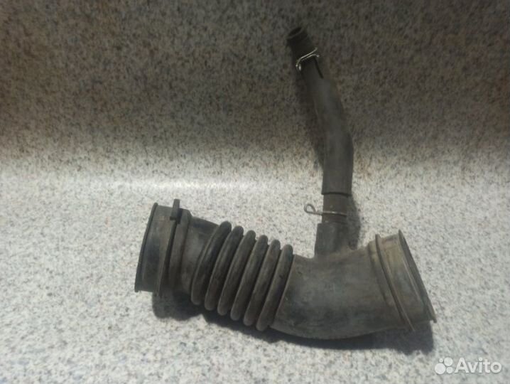 Патрубок воздушного фильтра Toyota Corolla