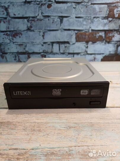 Оптический привод DVD-RW Lite-On ihas324, внутренн