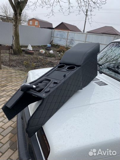 Подлокотник на Ниву