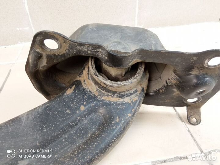 Рычаг задний правый продольный Passat B6