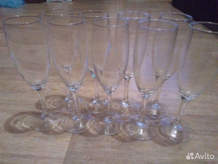 Кружки, стаканы и бокалы