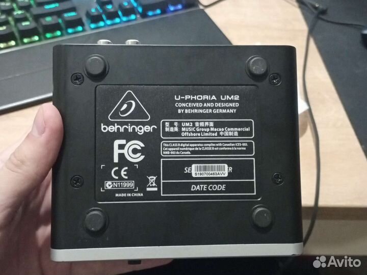 Внешняя аудиокарта Behringer u-phoria UM2