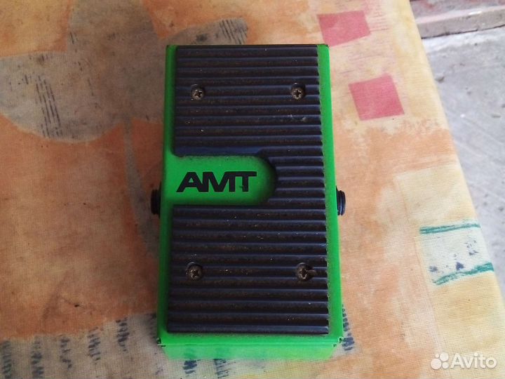 Ножные переключатели, гитарные педали, эффекторы