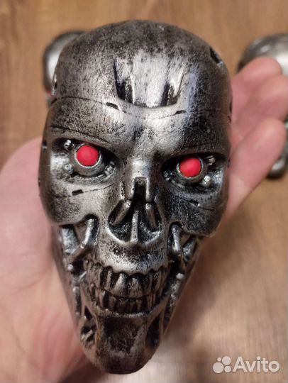 Череп терминатора т800