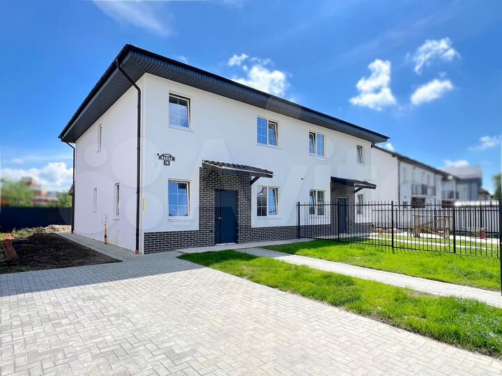 Таунхаус 165 м² на участке 4 сот.