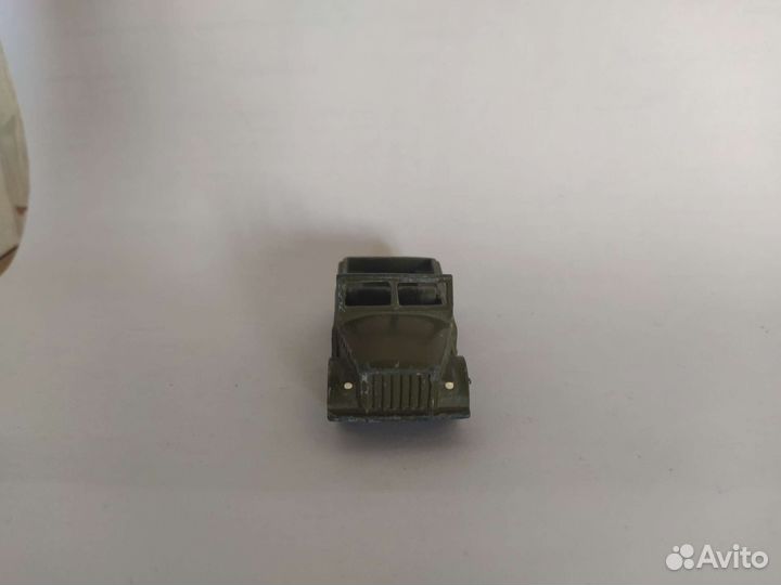 Игрушка машинка железная