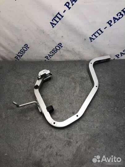 Петля багажника левая Renault Logan 2 Stepway