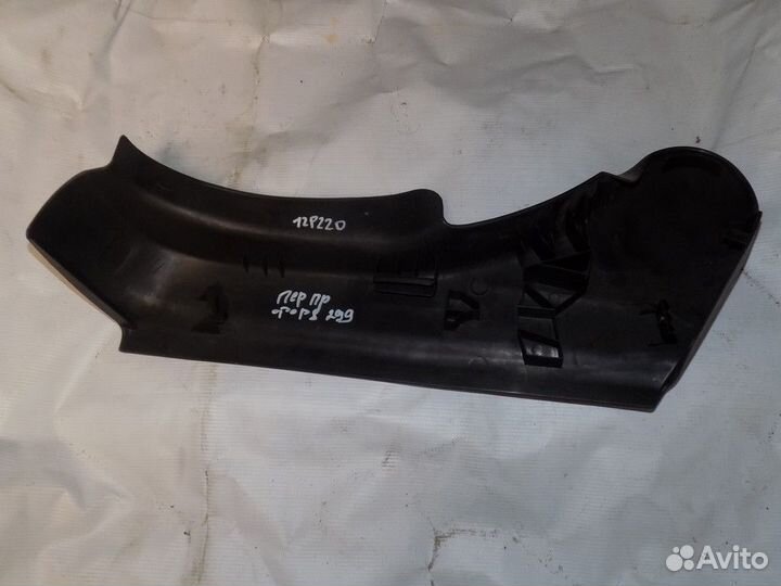 Накладка (кузов внутри) Focus I 1998-2004