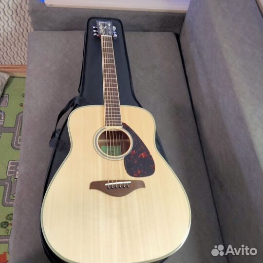 Акустическая гитара Yamaha fg820