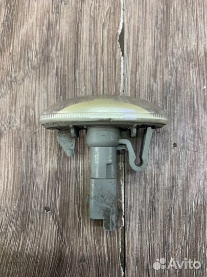 Повторитель поворота передний правый Peugeot 407