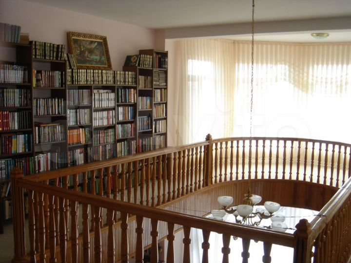 Коттедж 640 м² на участке 7,8 сот.