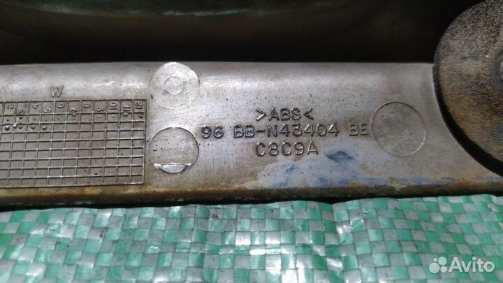 Накладка двери багажника Ford Mondeo 2 1.8 TD 1999