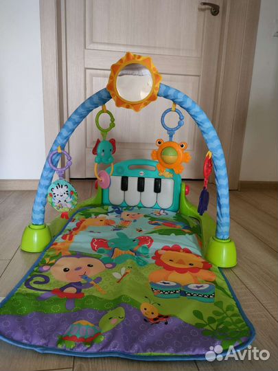 Развивающий коврик fisher price с пианино