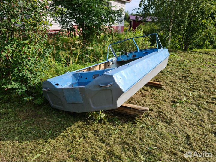 Лодка Обь М