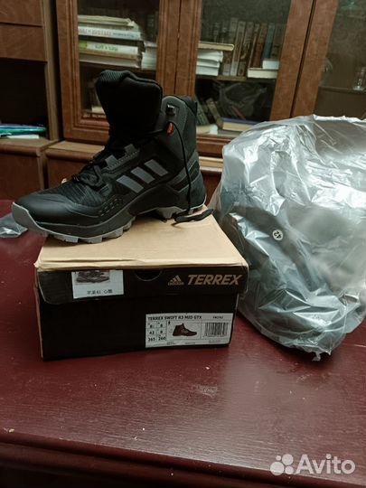 Кроссовки adidas terrex