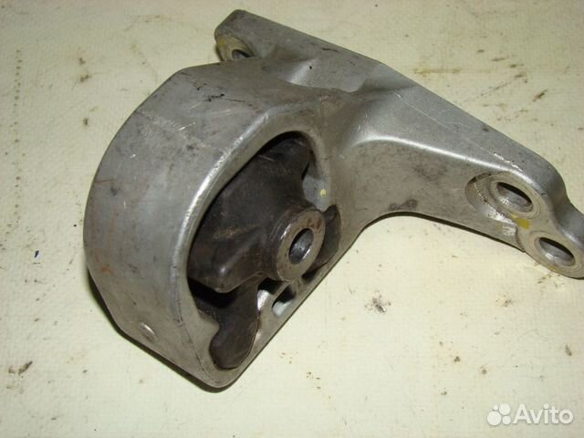 Опора двс F outback 2014 (двс и навесное оборудова