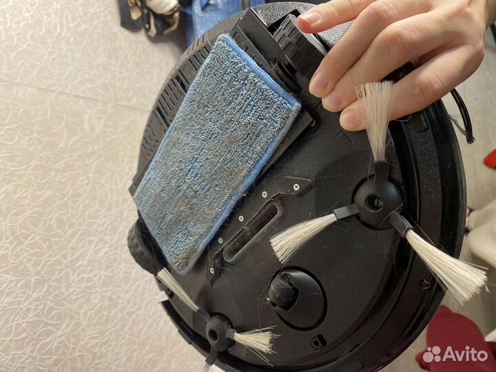 Робот пылесос redmond на зап части