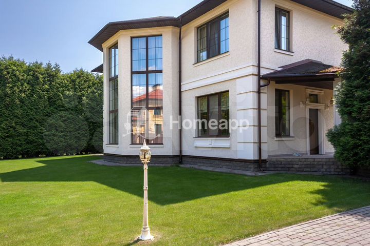 Дом 330 м² на участке 15 сот.