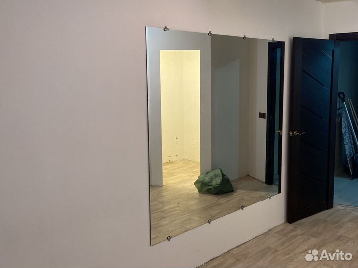 Зеркало настенное