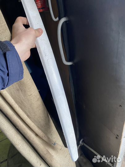 Молдинг крышки багажника