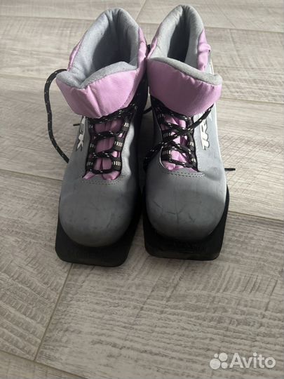 Лыжные ботинки