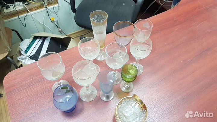 Тарелки, фужеры, стаканы, пивные бакалы и кружки