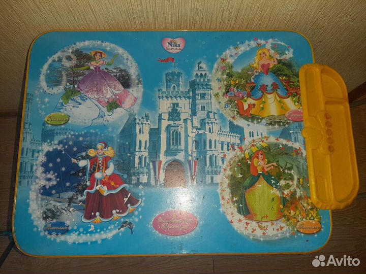 Детский столик