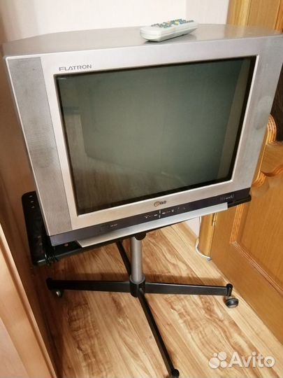 Телевизор LG + подставка
