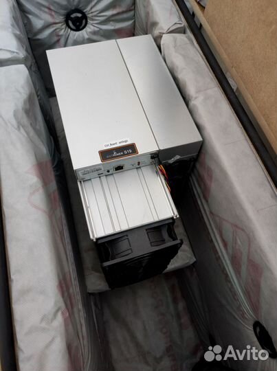 Asic майнер Bitmain Antminer S19