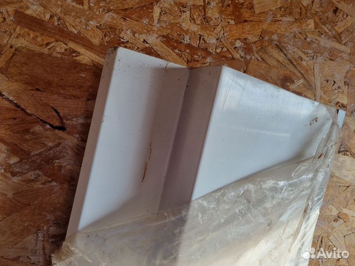 Нашельник угол белый,шоколат