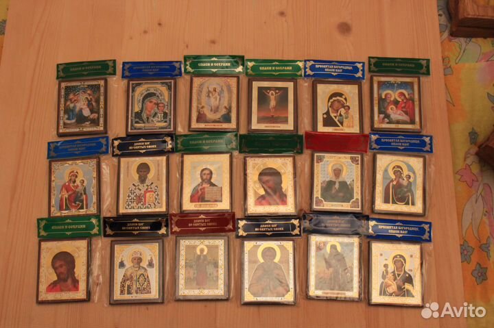 Иконы на дереве новые разные