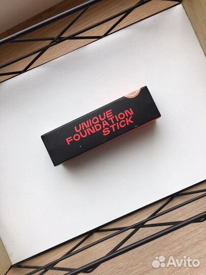 Тональная основа mixit Unique Foundation Stick