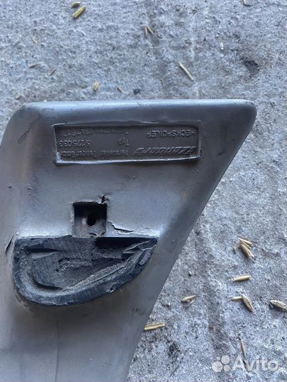 Спойлер Zender мерседес 124 седан